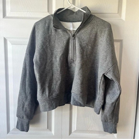 Fabletics Grey Crop 1/2 Zip Athletic Sweater Pullover Size Medium - Picture 1 of 3